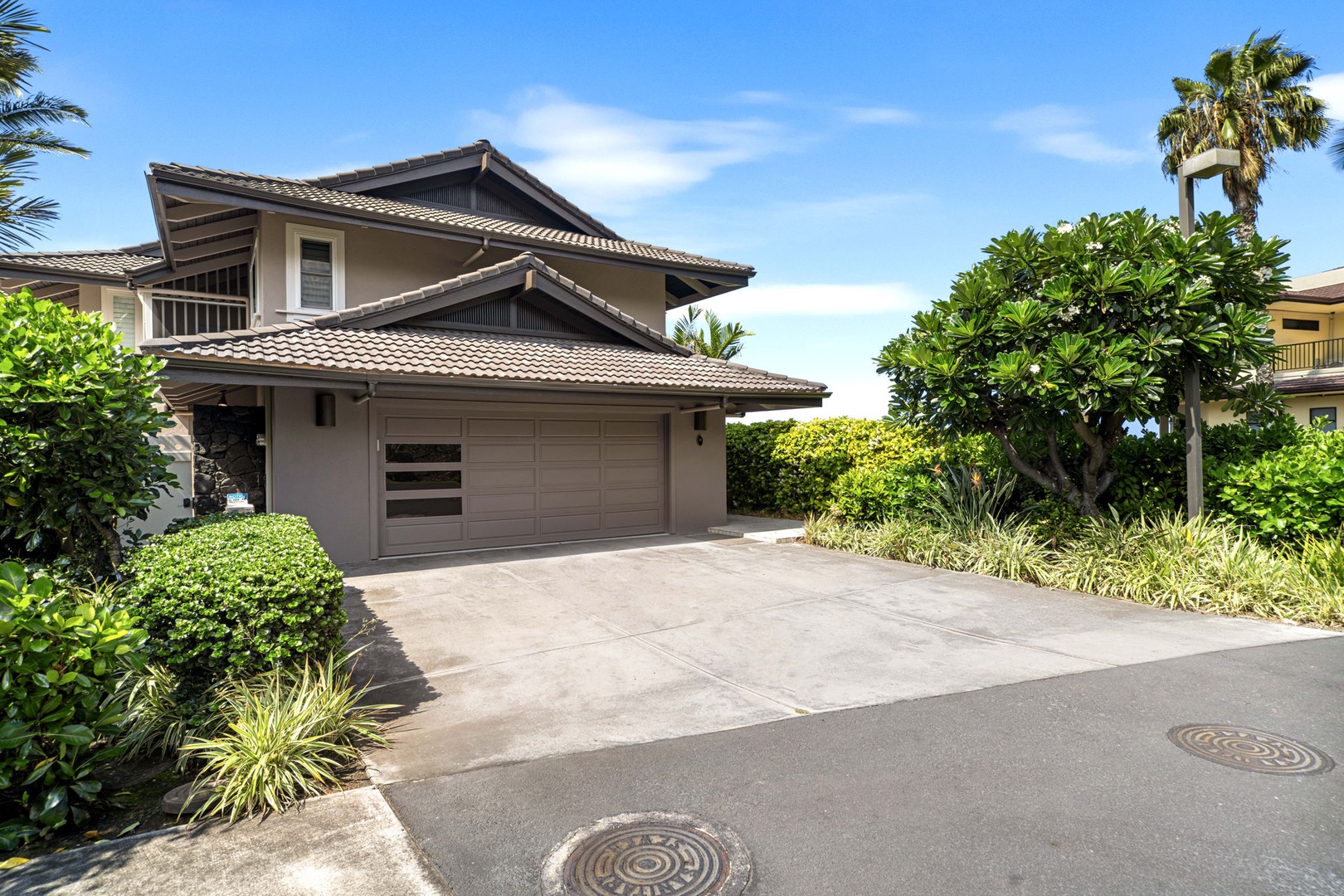 Kailua Kona Vacation Rentals, Ali'i Point #9 - From the street looking towards the home