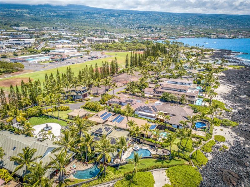 Kailua Kona Vacation Rentals, Blue Water - Aerial views of the neighborhood