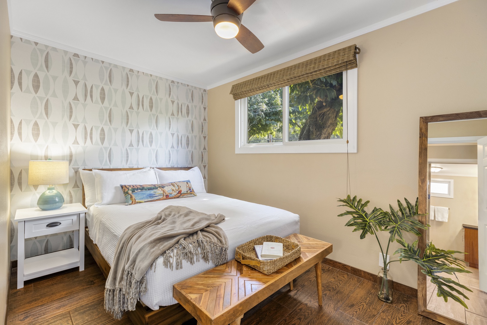 Haleiwa Vacation Rentals, Ehukai Beach Hale - Downstairs third bedroom with queen bed