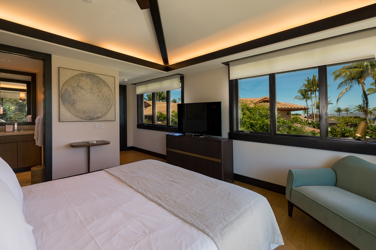 Kamuela Vacation Rentals, Artevilla- Hawaii* - Sitting areas and televisions ensure guest comfort