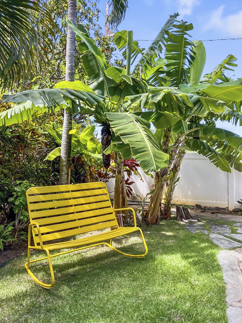 Kailua Vacation Rentals, Lanikai Ola Nani - Garden furniture for convenience.