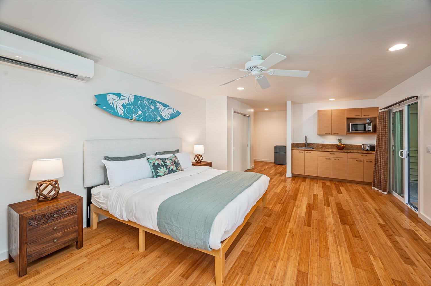Kailua Vacation Rentals, Hale Honi La - Lower level primary with a private entrance.