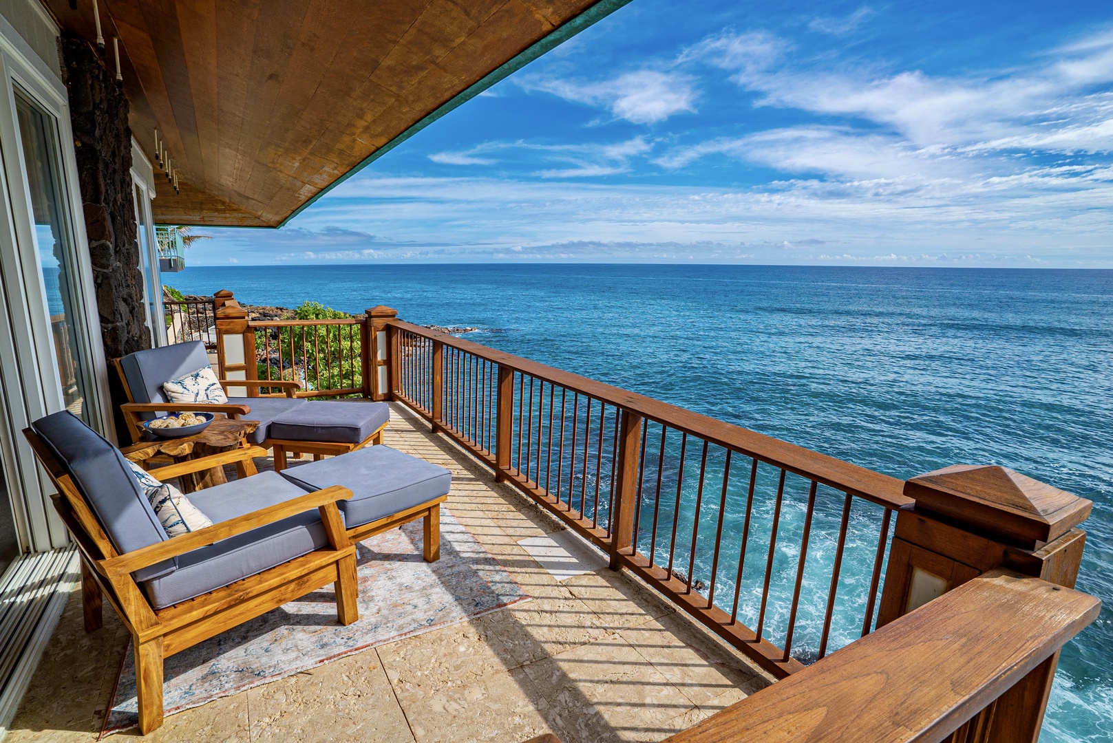 Honolulu Vacation Rentals, Kaiko'o Villa** - It's like being on a boat minus the motion