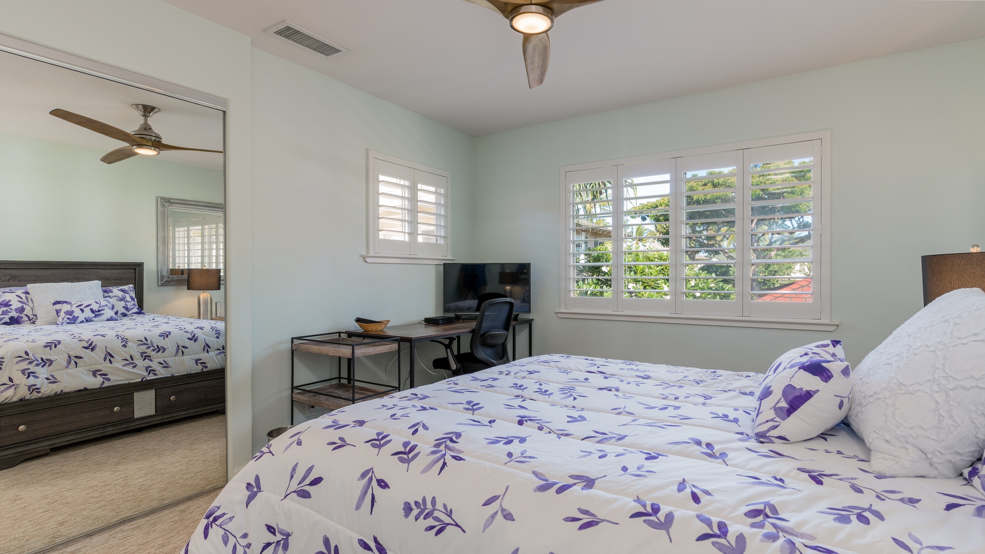 Kapolei Vacation Rentals, Kai Lani 21C - The second guest bedroom is well appointed and inviting.