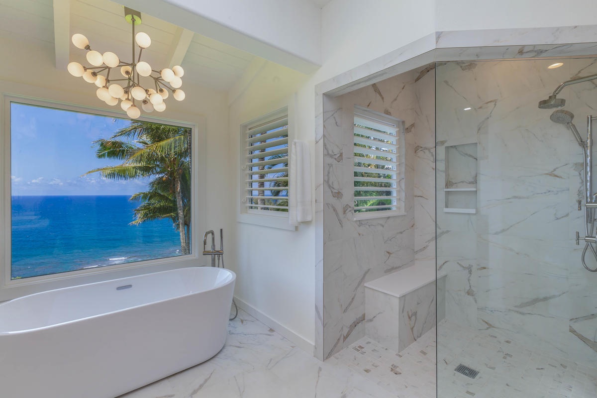 Princeville Vacation Rentals, Honu Awa - Shower and tub
