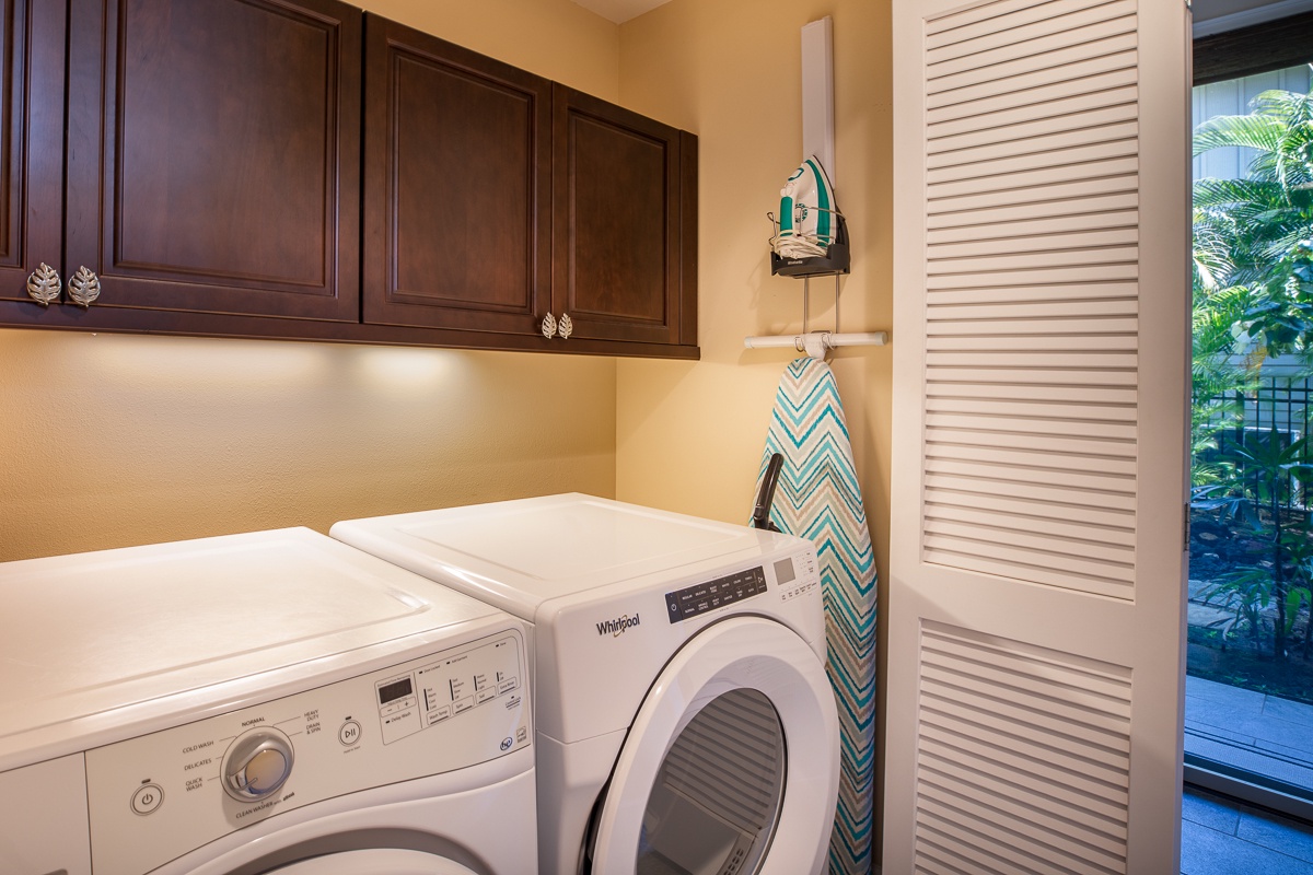 Kamuela Vacation Rentals, Mauna Lani KaMilo #311 - Laundry room