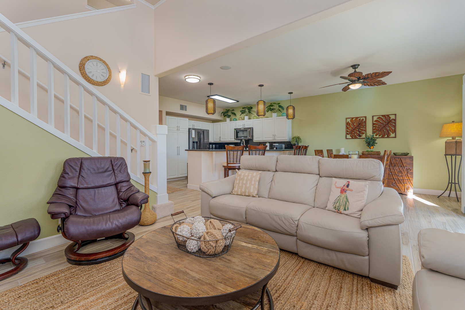 Kapolei Vacation Rentals, Ko Olina Kai 1097C - Seamless flow from the living, dining, and kitchen areas.