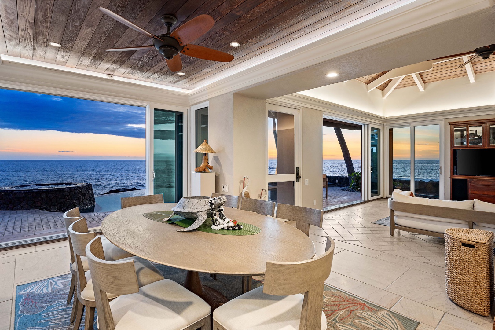 Kailua Kona Vacation Rentals, Ali'i Point #9 - Indoor dining with views over the infinity edge into the ocean!