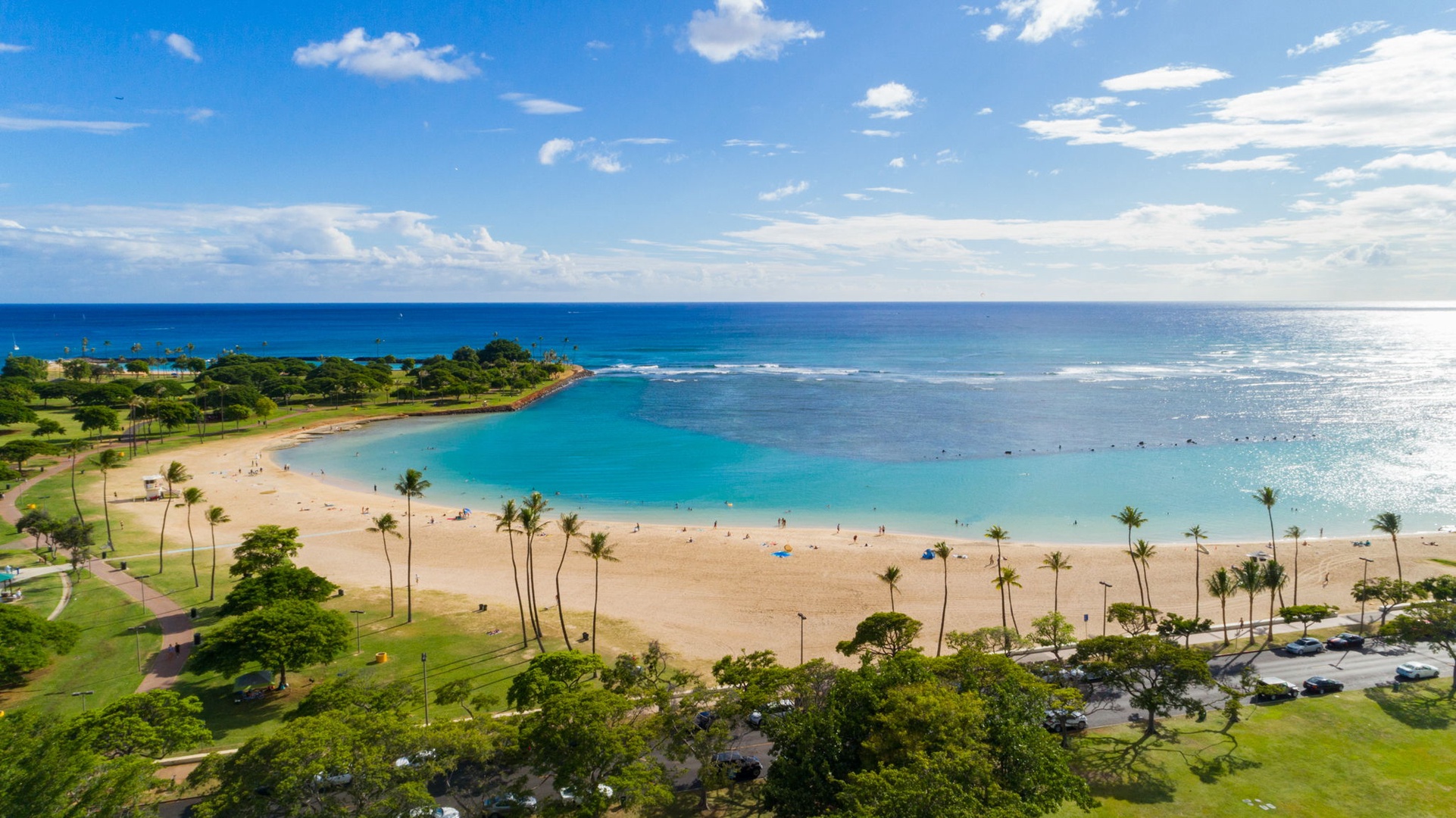 Honolulu Vacation Rentals, Park Lane Getaway - Pristine shoreline and turquoise waters, just steps from your retreat.