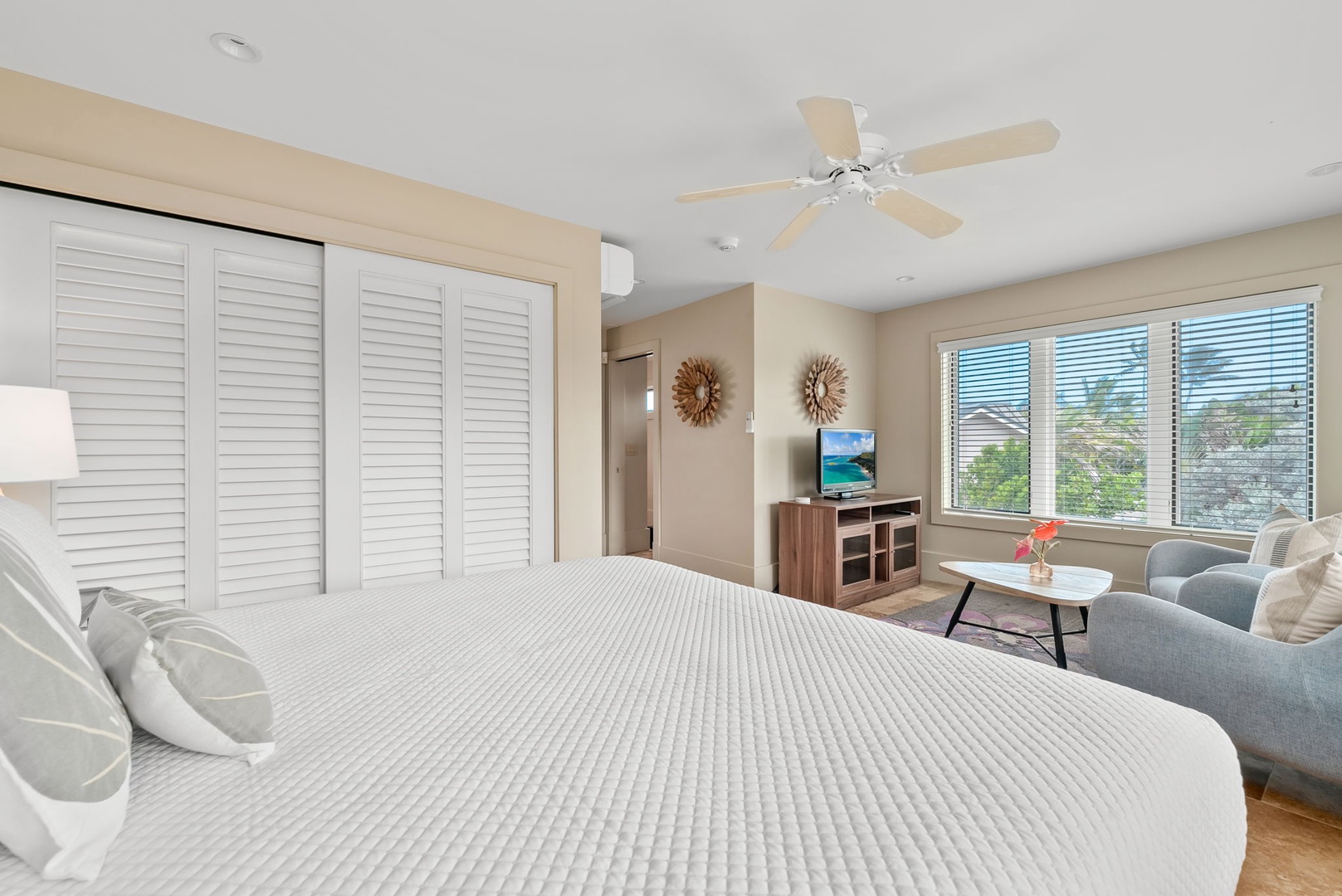 Kailua Vacation Rentals, Makalei - This studio has a mini lounge area, TV and split AC.