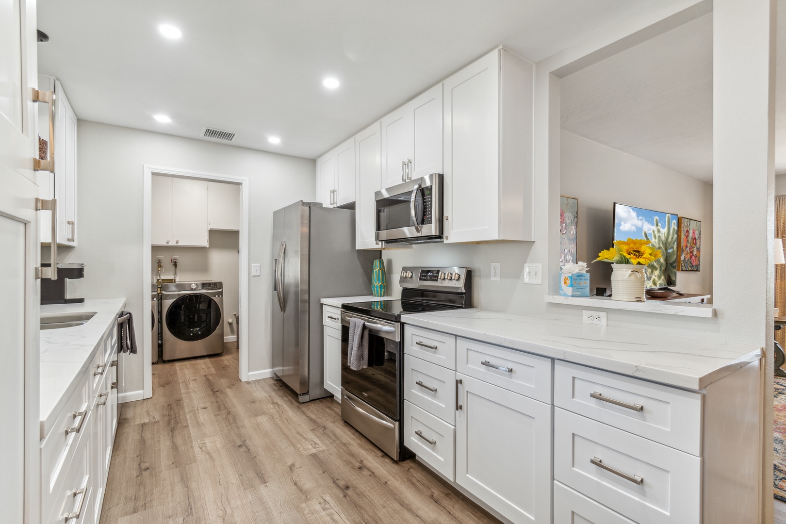 Mesa Vacation Rentals, Private Putting Oasis - Laundry machine in the kitchen
