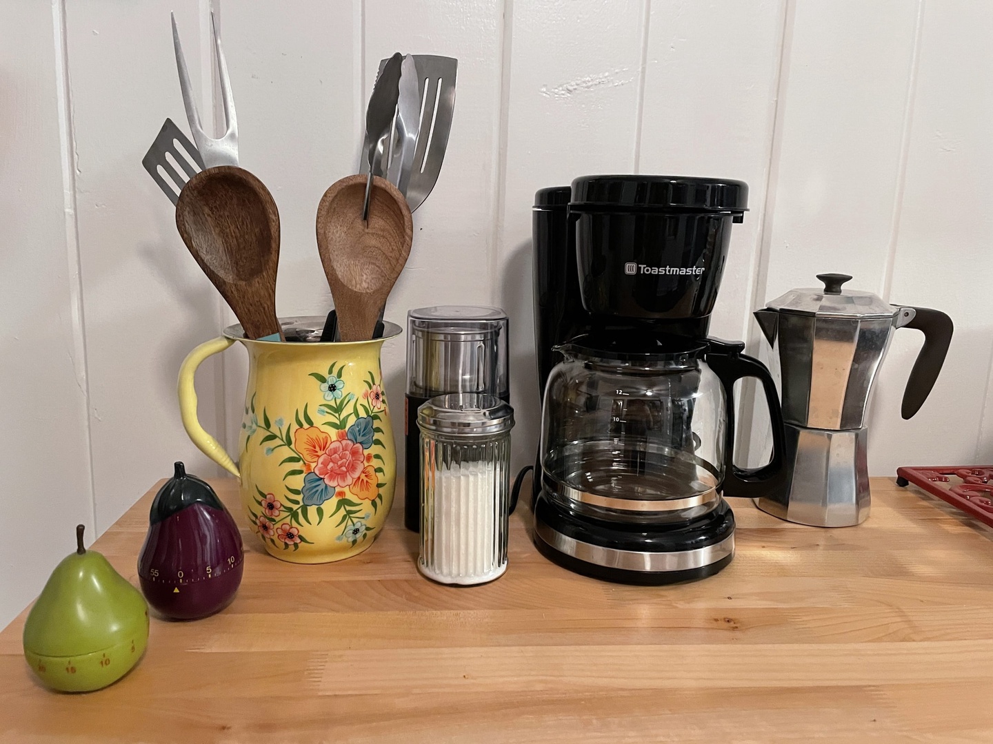 Brightwood Vacation Rentals, Springbrook Cabin - The coffee bar is stocked with locally roasted coffee and has a traditional pot and a stovetop "cowboy" coffee pot