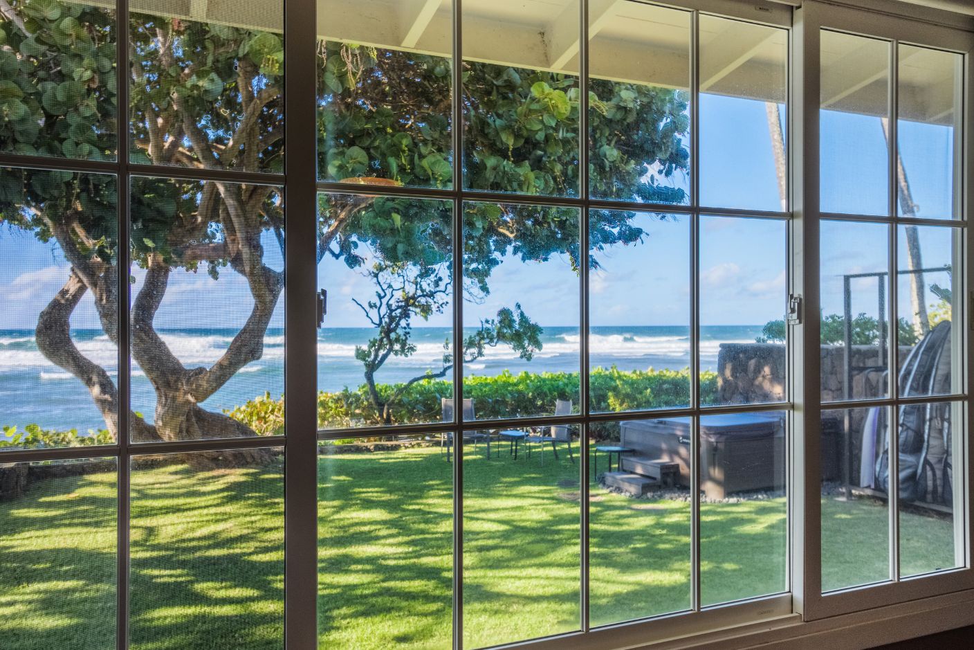 Haleiwa Vacation Rentals, Sunset Point Hawaiian Beachfront** - Wake up to the mesmerizing ocean views.