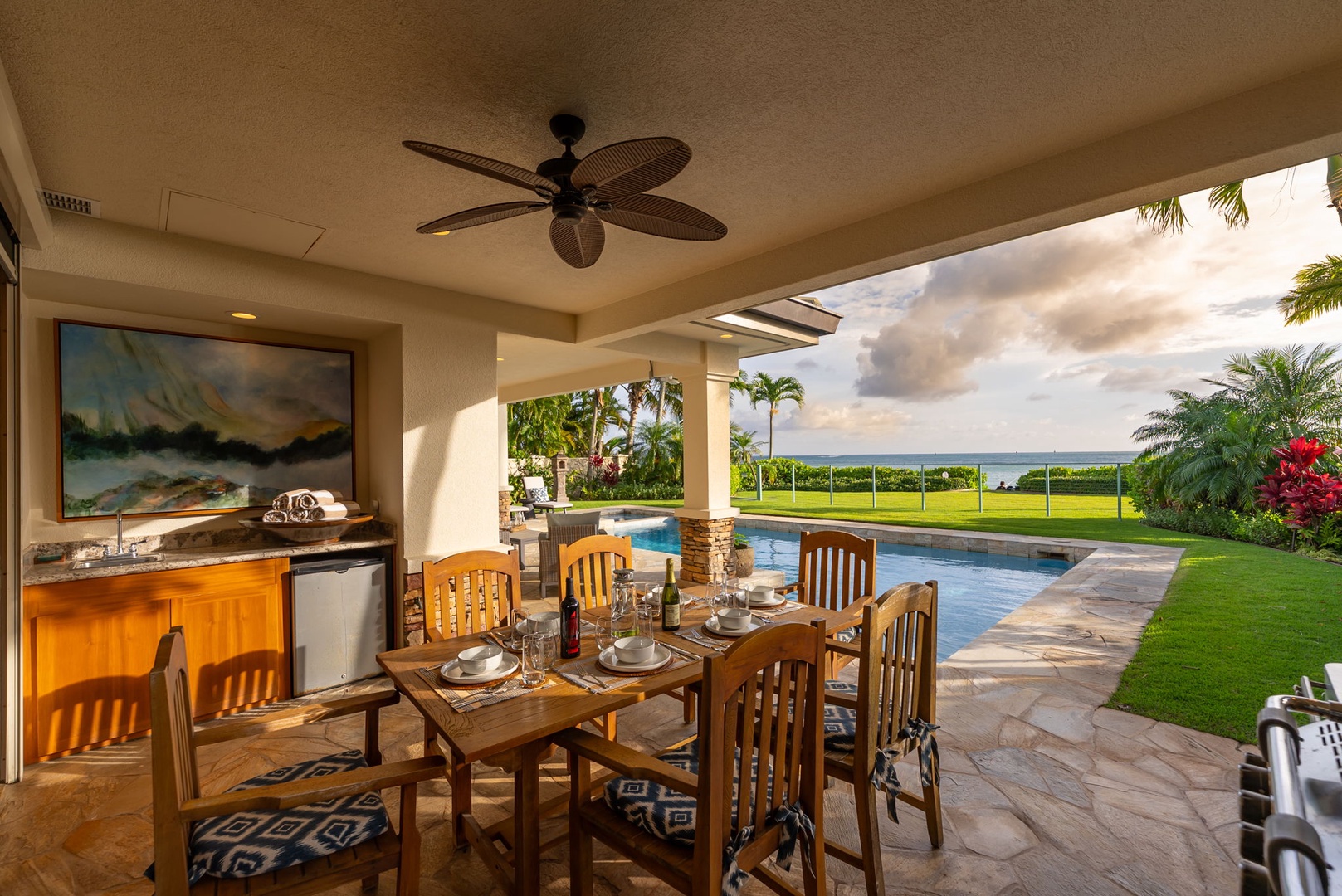 Honolulu Vacation Rentals, Maunalua Estate - Gather for open-air dining as tropical breezes and sweeping coastal views set the scene.