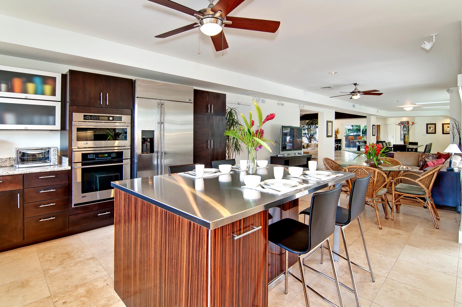 Honolulu Vacation Rentals, Kahala Lani - Kitchen and Dining