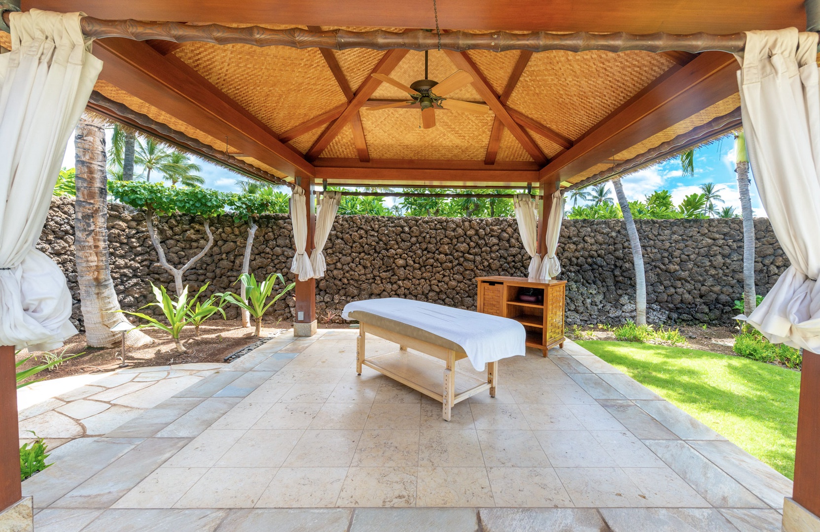 Kamuela Vacation Rentals, 3BD Na Hale 3 at Pauoa Beach Club at Mauna Lani Resort - Pauoa Beach Club Amenities Center invites you to its serene private outdoor massage pavilion