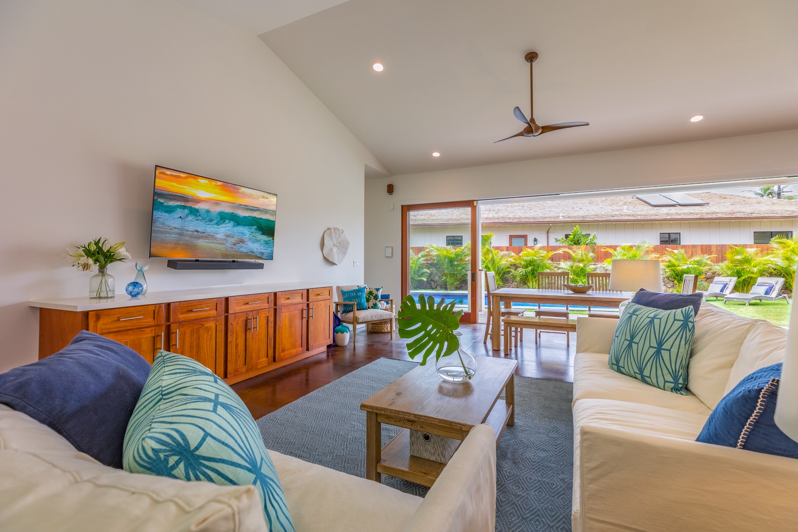 Kailua Vacation Rentals, Lanikai Breeze - Living Area