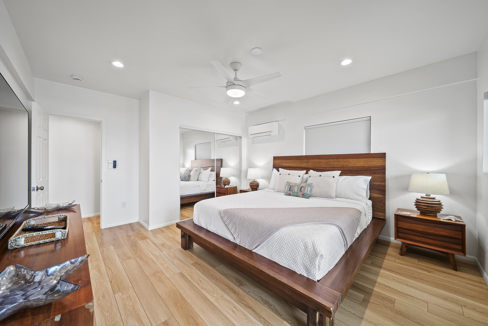 Haleiwa Vacation Rentals, Surfer's Paradise - Bright and airy secondary bedroom with modern furnishings and plenty of space to settle in for your North Shore stay.
