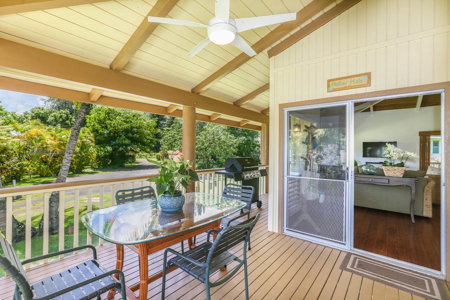 Hanalei Vacation Rentals, Hallor House TVNC #5147 - Private Lanai with outdoor dining table