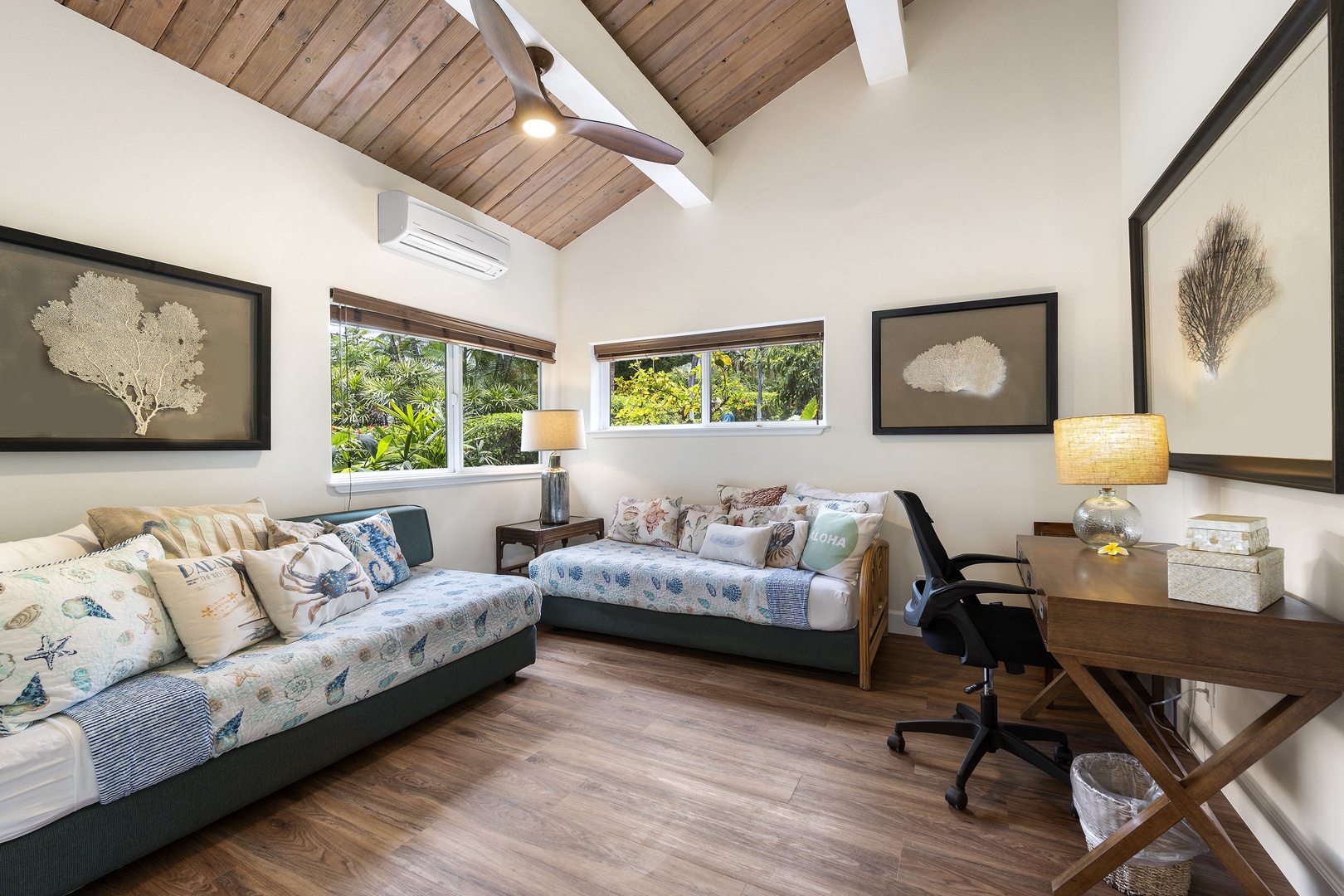 Kailua Kona Vacation Rentals, Hale Pua - Office Suite equipped with 2 Twin beds, A/C, enusite and work station