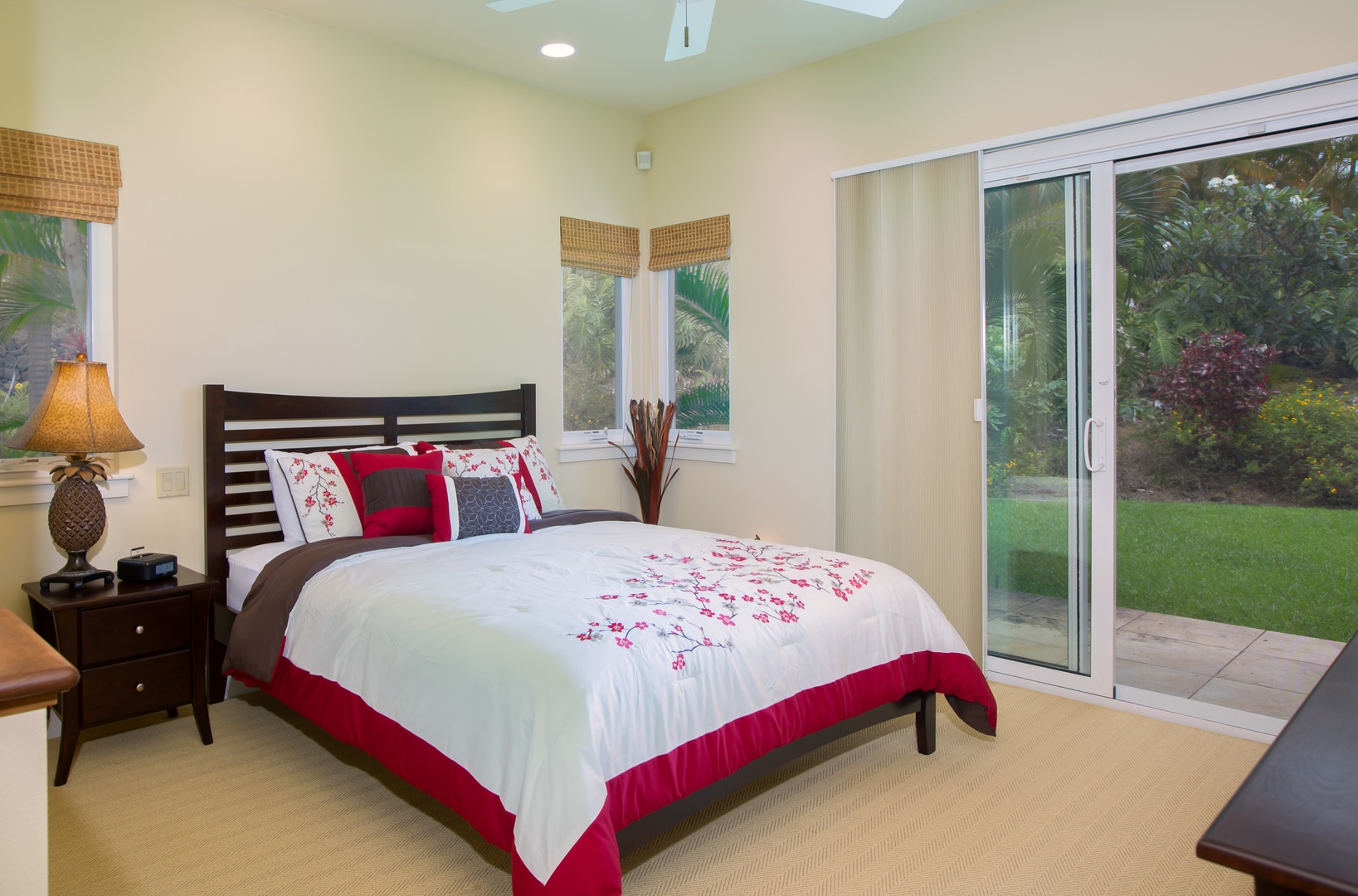 Kailua Kona Vacation Rentals, Hale Maluhia (Big Island) - Guest bedroom with king bed