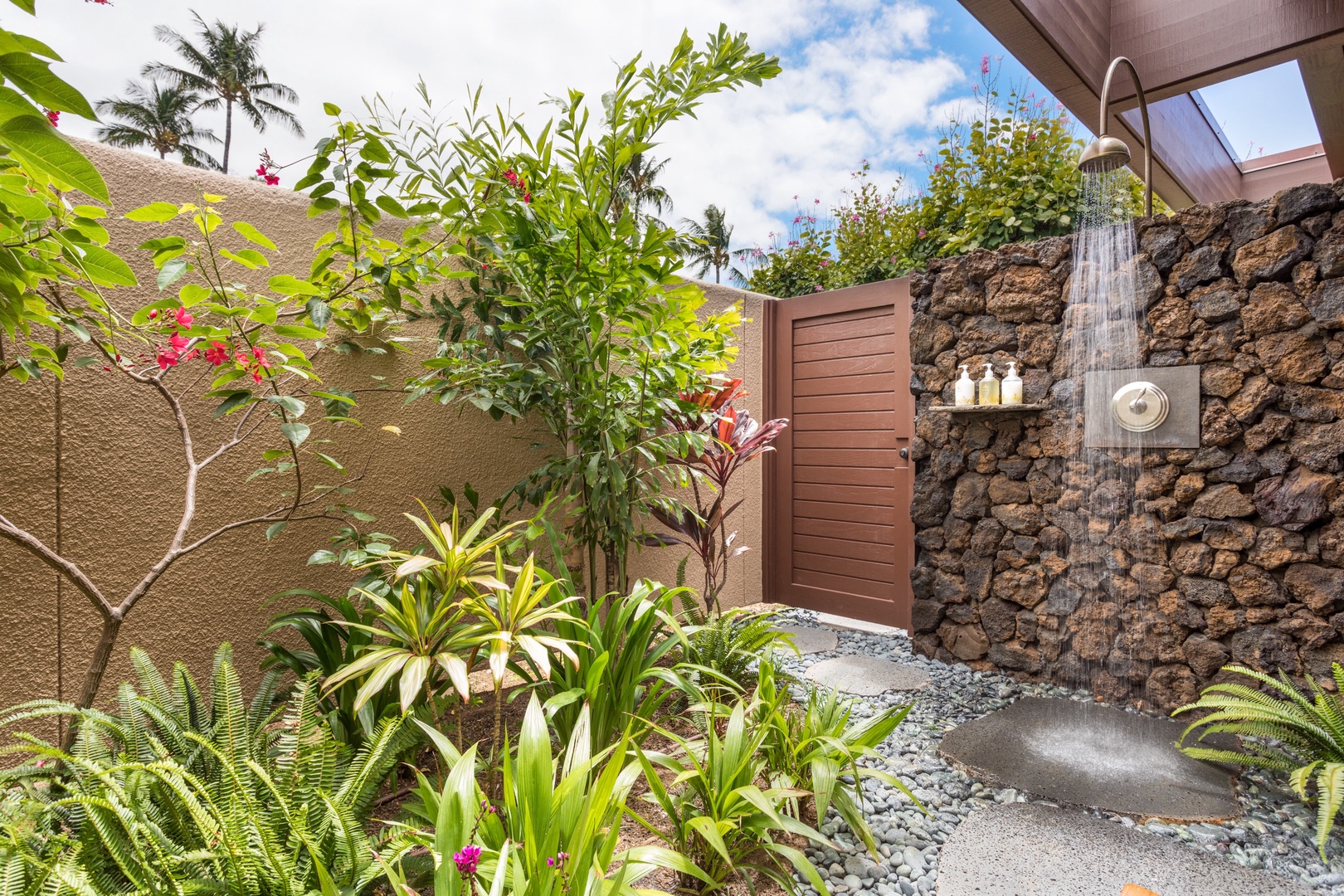 Kamuela Vacation Rentals, 4BD Villas (21) at Mauna Kea Resort - Primary Bath Tropical Outdoor Shower Garden w/Luxurious Malie Organics Products.