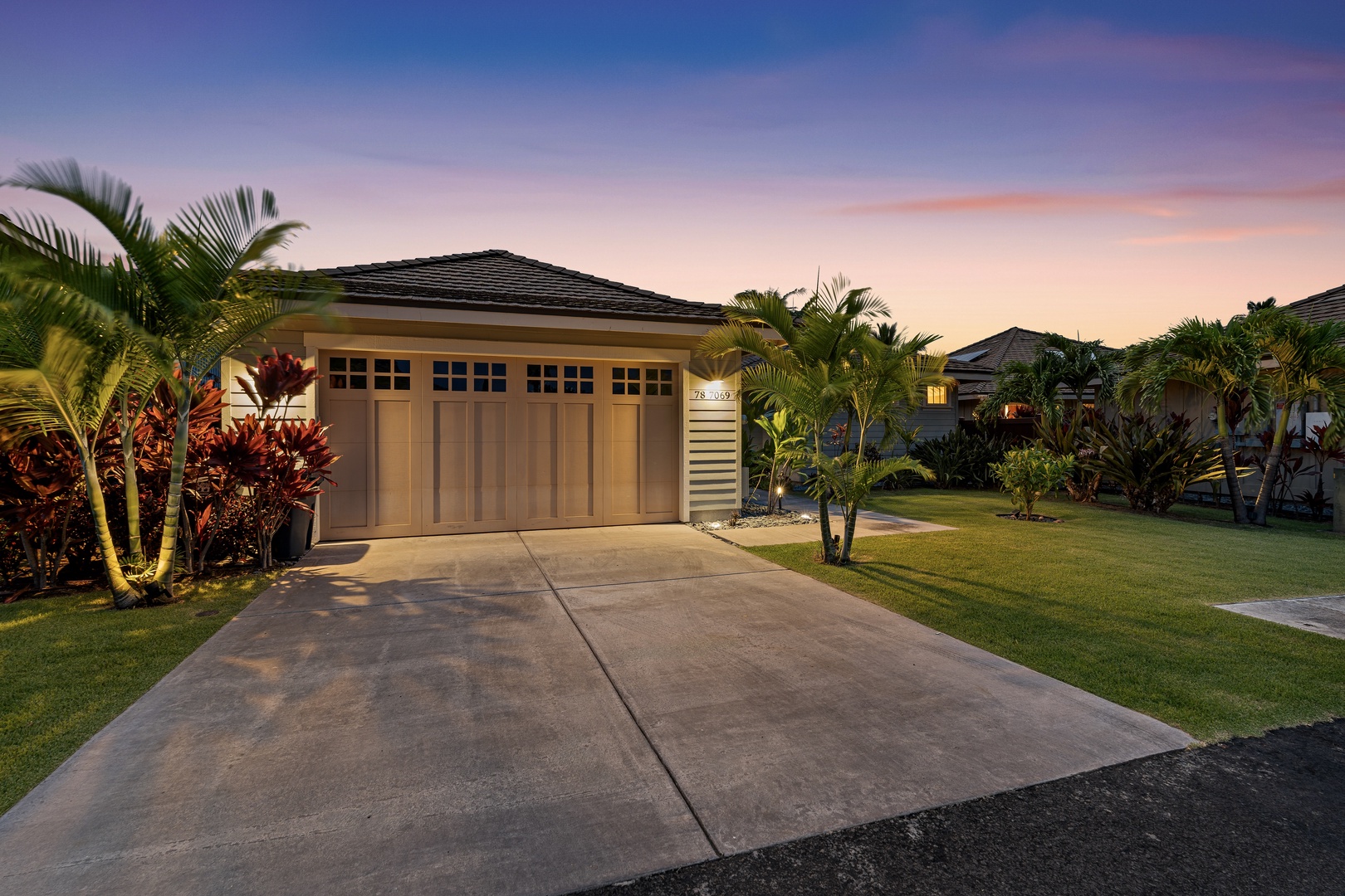 Kailua Kona Vacation Rentals, Holua Kai #27 - Home for the week, the sky over the rooftop going pink as you arrive.