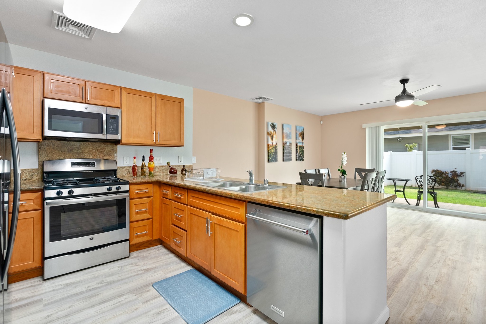 Kapolei Vacation Rentals, Kilipue Retreat - Chef-ready kitchen with granite counters, stainless appliances, and plenty of space for meal prep and family cooking.