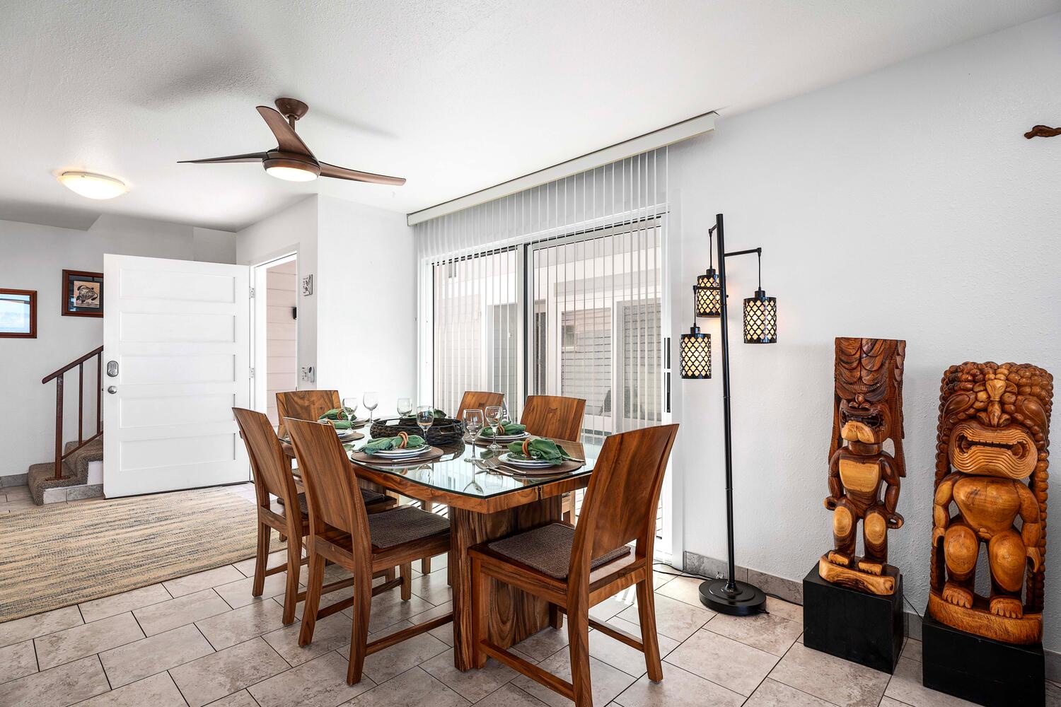 Kailua Kona Vacation Rentals, Hale Kai O'Kona #7 - Bright natural light and tropical décor for every meal.