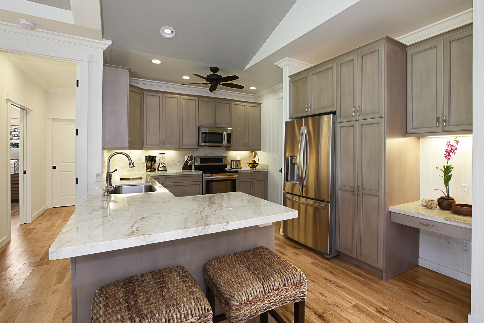 Koloa Vacation Rentals, Kiahuna Plantation Hale - Kitchen