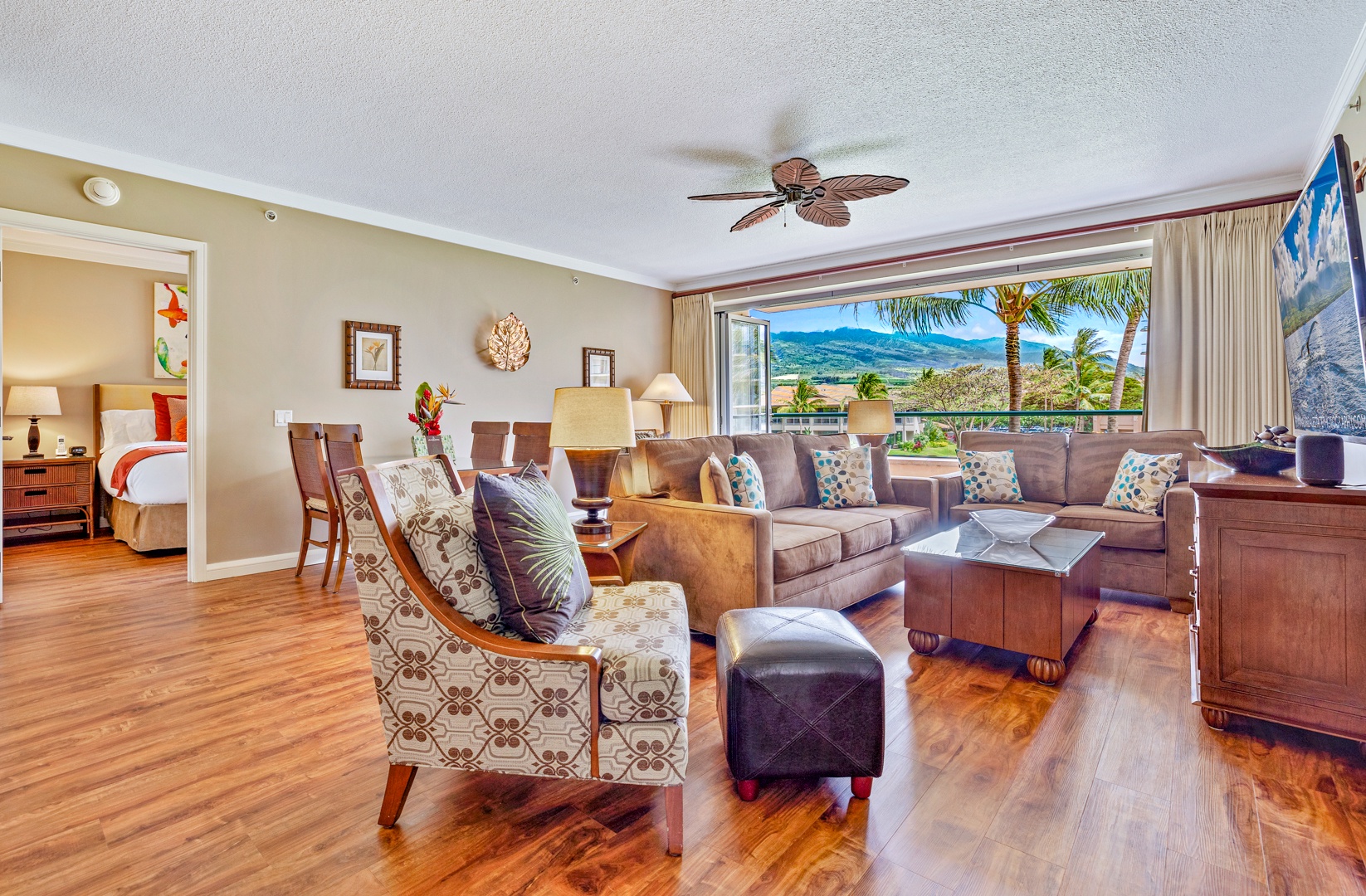 Lahaina Vacation Rentals, Honua Kai Konea 204 - The living area has comfortable seating and direct access to the lanai for seamless indoor-outdoor living.