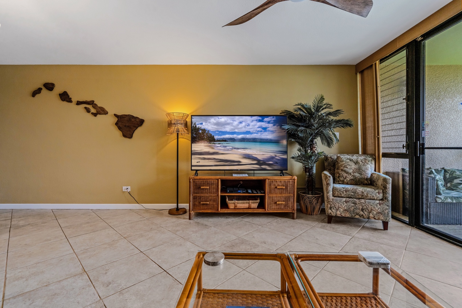 Kihei Vacation Rentals, Kamaole Sands 5310 - Movie night is easy here, plenty of open floor for pulling up extra seating.