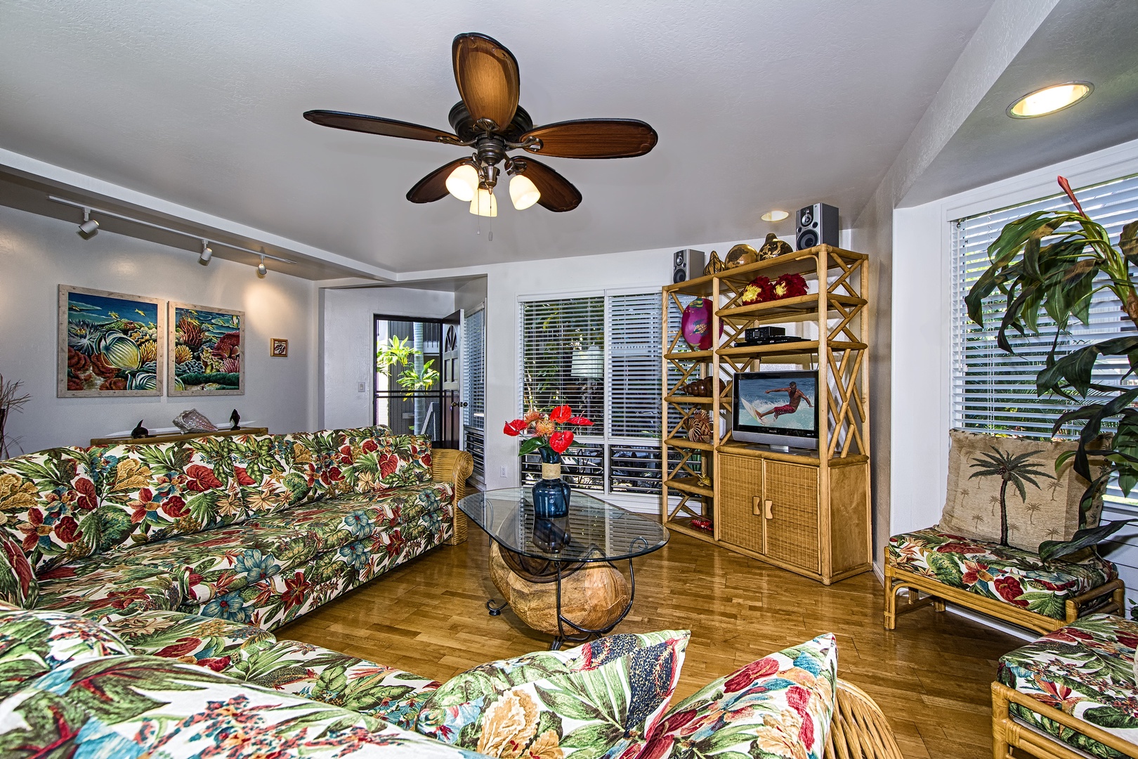 Kailua Kona Vacation Rentals, Kanaloa at Kona 701 - This  1,700 sq. ft. two-bedroom, two-bathroom vacation rental with garden views is the ideal place to experience the beauty of Hawaii