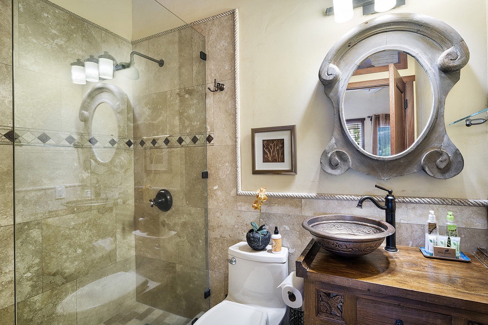 Kailua Kona Vacation Rentals, Mermaid Cove - Guest bathroom private ensuite