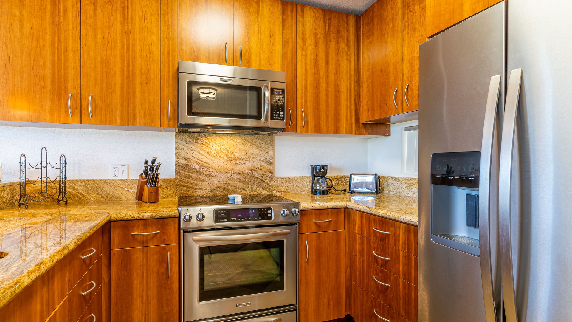 Kapolei Vacation Rentals, Fairways at Ko Olina 20G - Gracious amenities for your culinary adventures in the kitchen.
