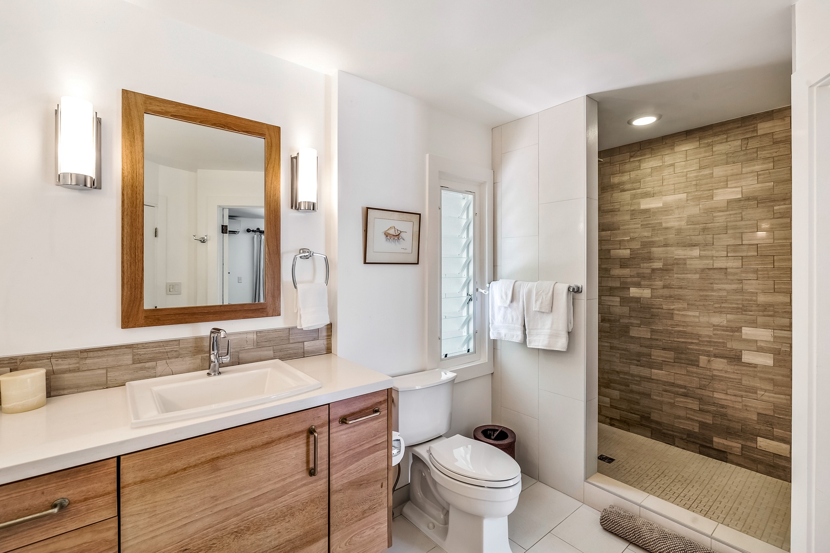 Kailua Vacation Rentals, Hale Ohana - This full bath has a walk-in shower as well