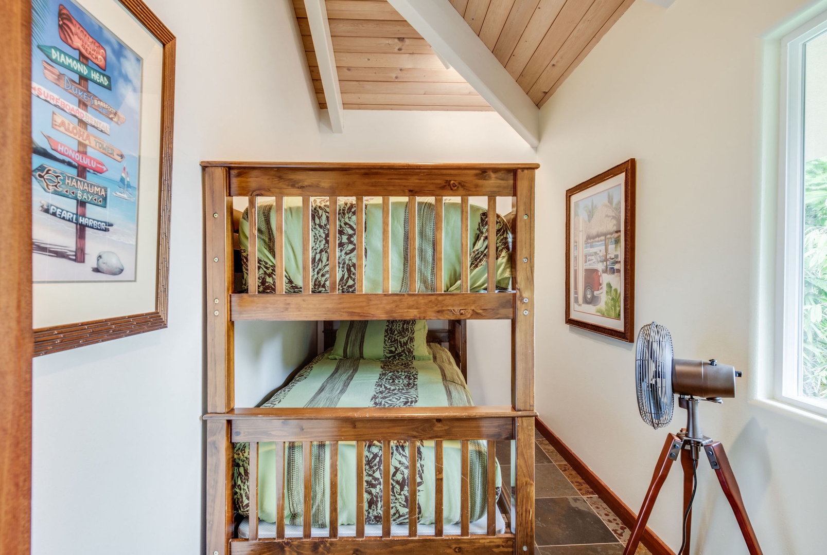 Kailua Kona Vacation Rentals, Kona Beach Bungalows** - Delightful Hoku bunk beds designed for youthful dreams and fun-filled sleepovers.