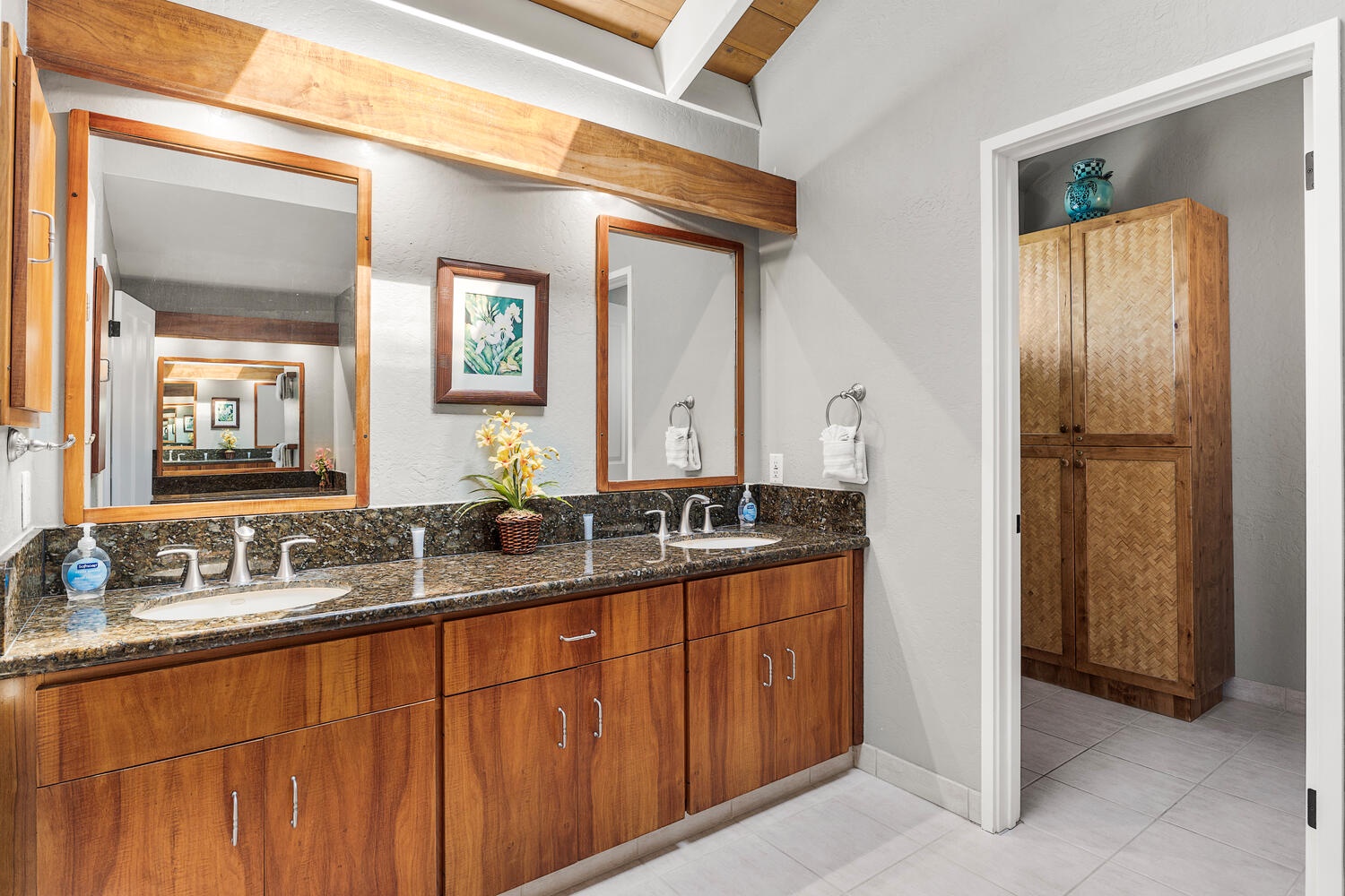 Kailua Kona Vacation Rentals, Kanaloa at Kona 3304 - Dual-sink vanity in the en suite bath offers convenience and space for two.