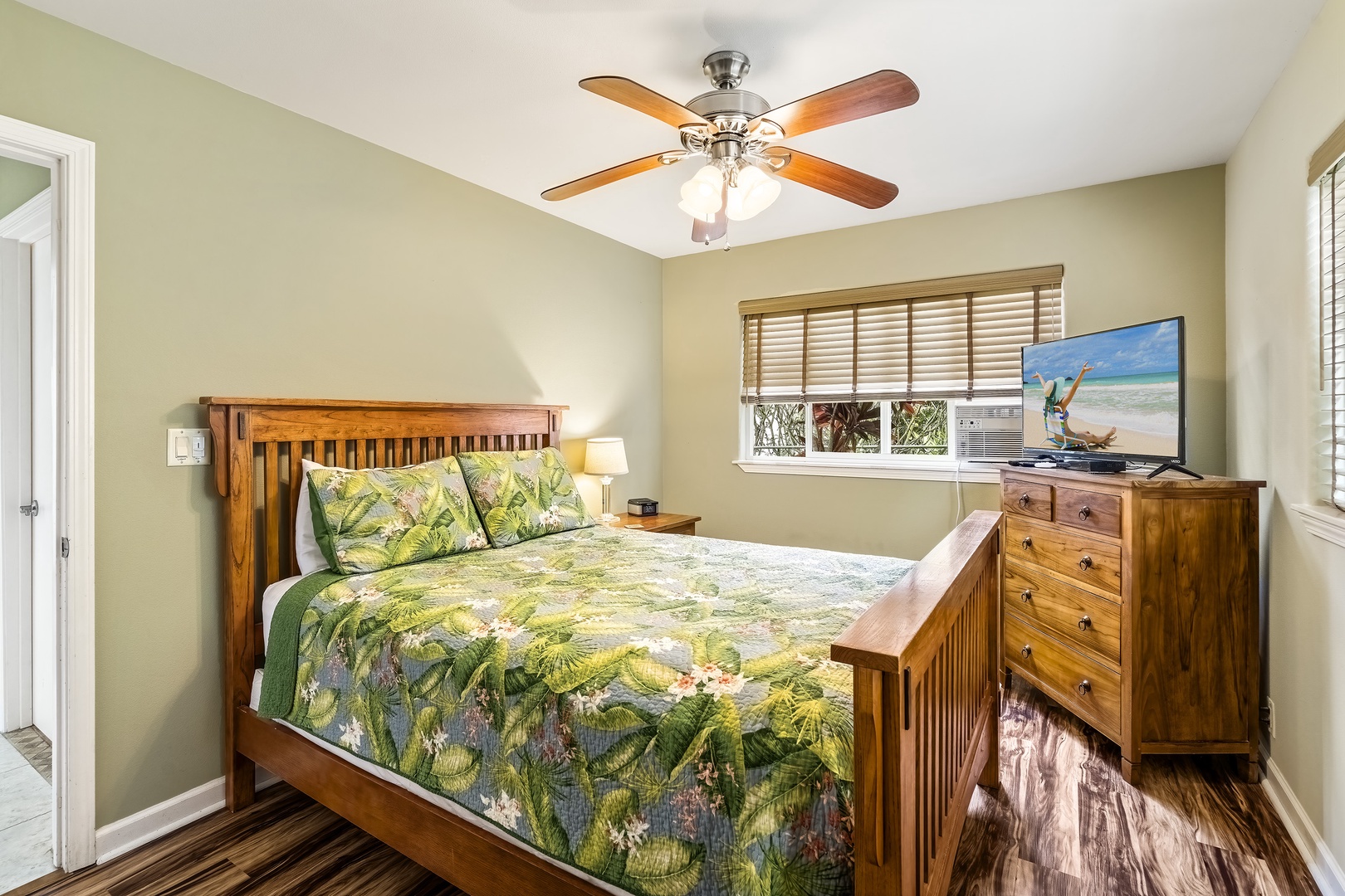 Kailua Kona Vacation Rentals, Honu O Kai (Turtle of the Sea) - Bedroom at ground level equipped with A/C and Queen bed