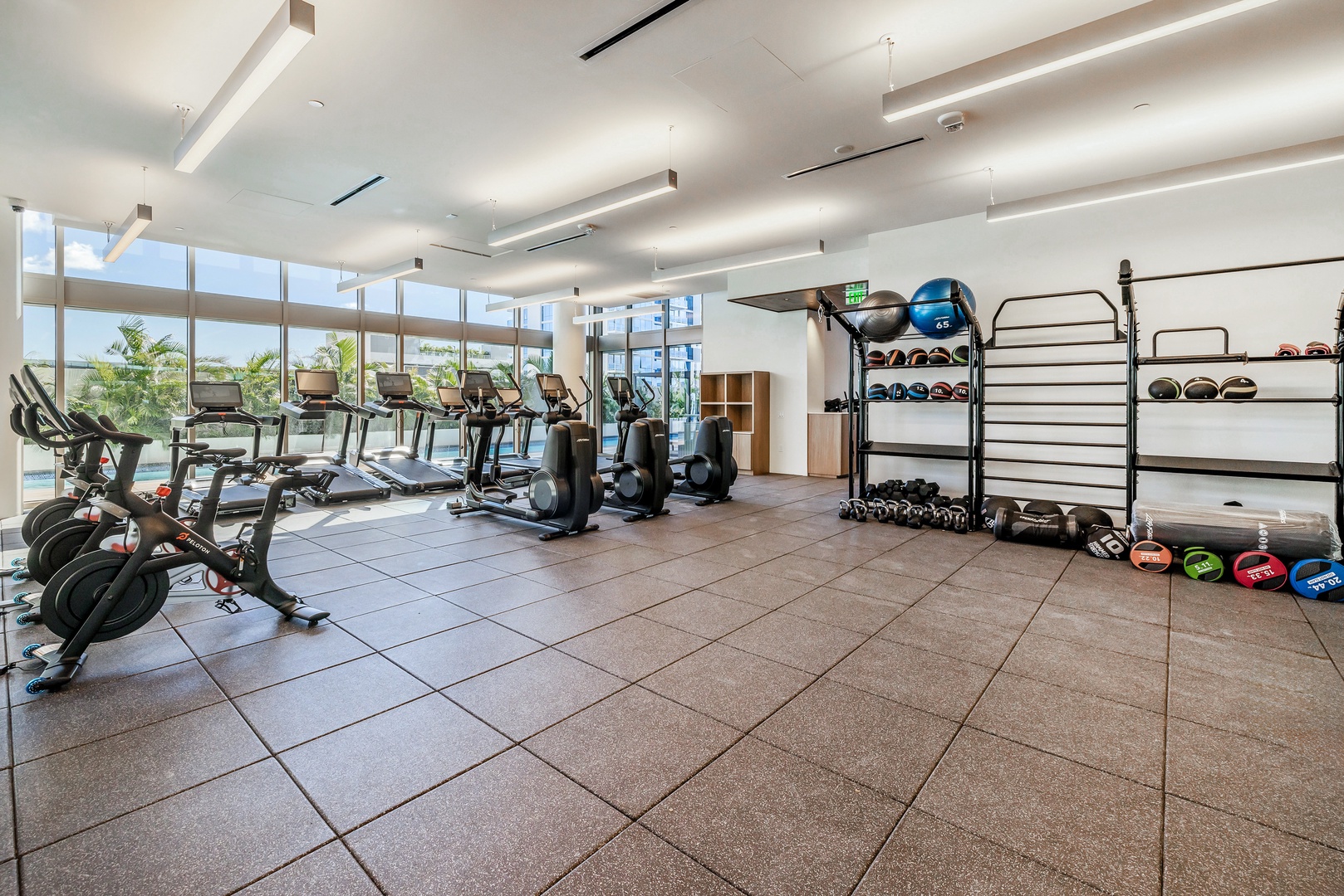 Honolulu Vacation Rentals, Sky Ala Moana #1701 - The community fitness area.