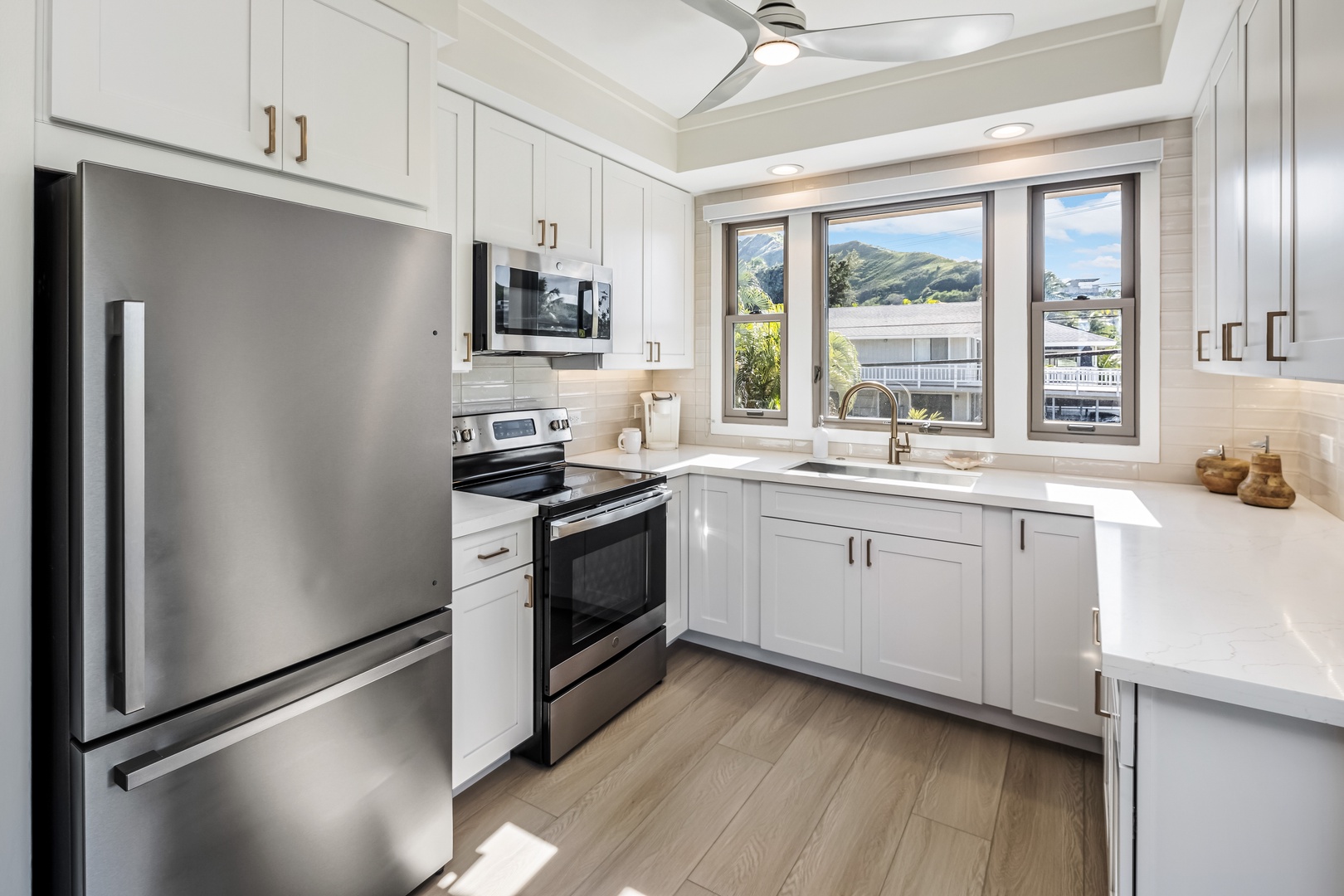 Kailua Vacation Rentals, Na Makana Villa - The cottage kitchen is also fully equipped with stainless steel appliances and has a great view