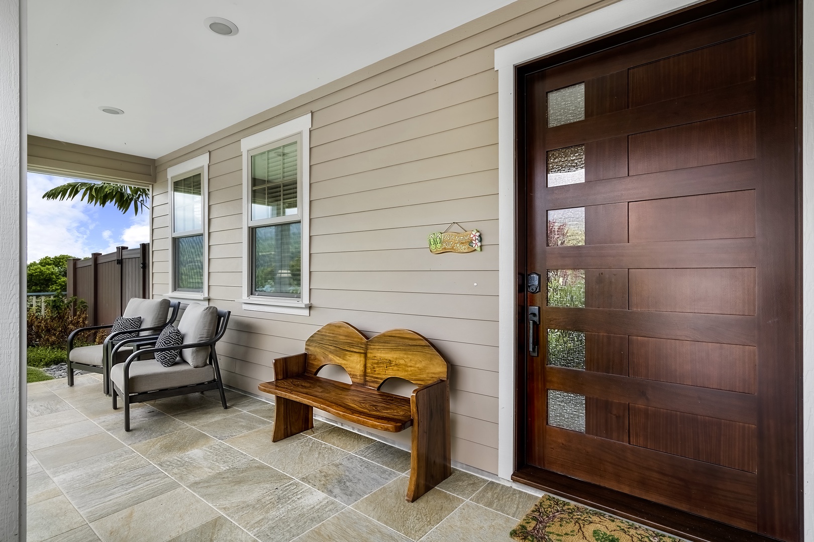 Kailua Kona Vacation Rentals, Holua Moana Hale - Step into paradise through the welcoming entry of Golf Green.