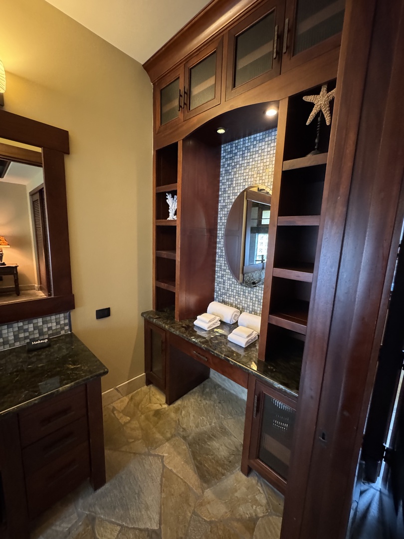 Kamuela Vacation Rentals, Hale Konane - Thoughtfully designed vanity area with ample storage for your essentials.