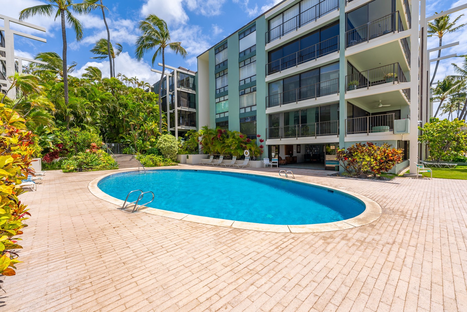 Honolulu Vacation Rentals, Kahala Beachfront Villa - Welcome to Kahala condos!