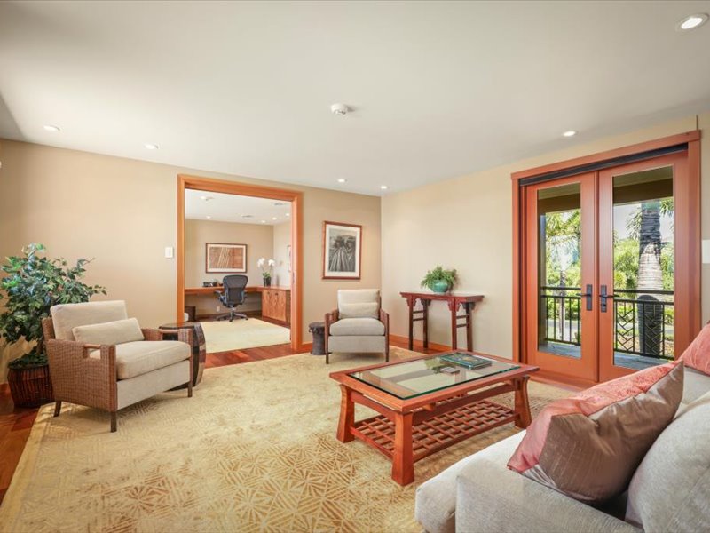Kamuela Vacation Rentals, 5BD Estate Home at Mauna Kea Resort - 2nd floor sitting room connecting to the office room 