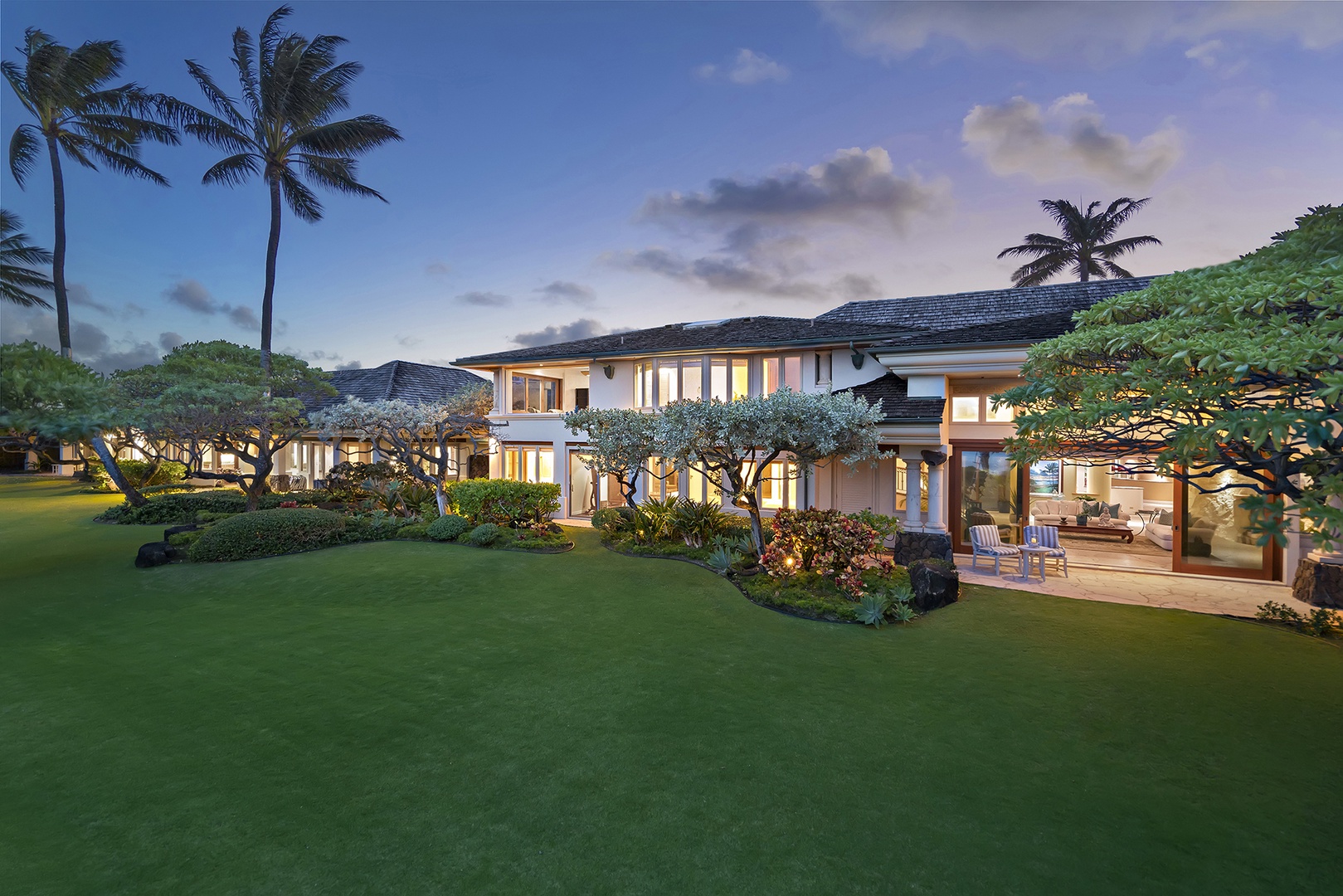Kailua Vacation Rentals, Kailua's Kai Moena Estate - Expansive private lawn.