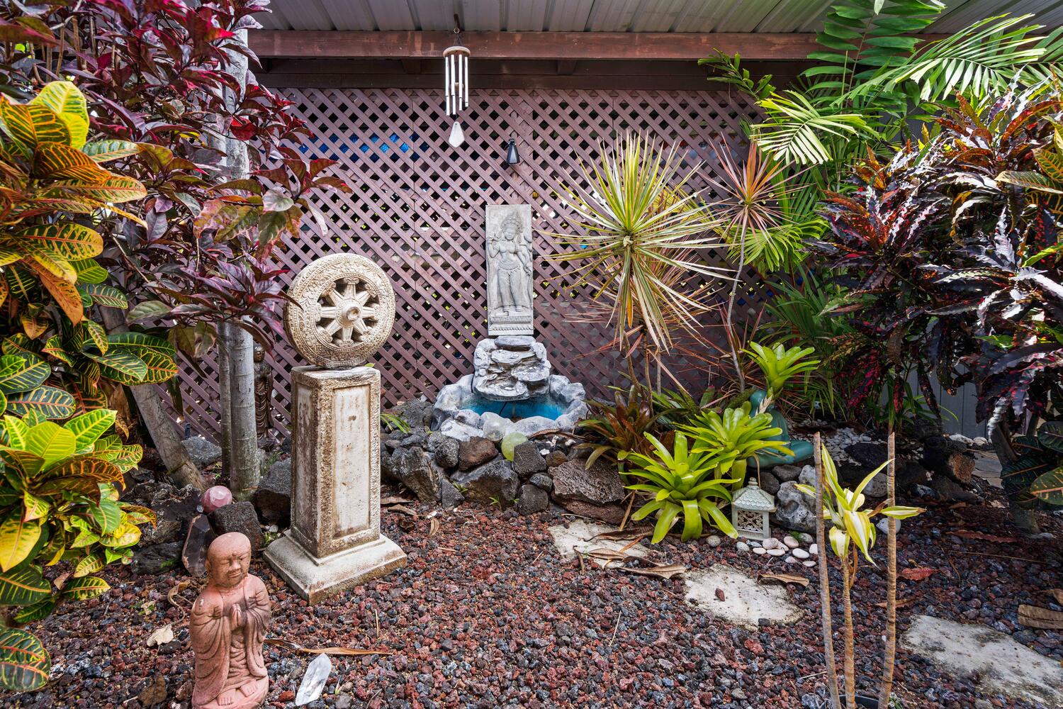 Kailua Kona Vacation Rentals, Kona Dreams - Find peace and serenity at the garden.