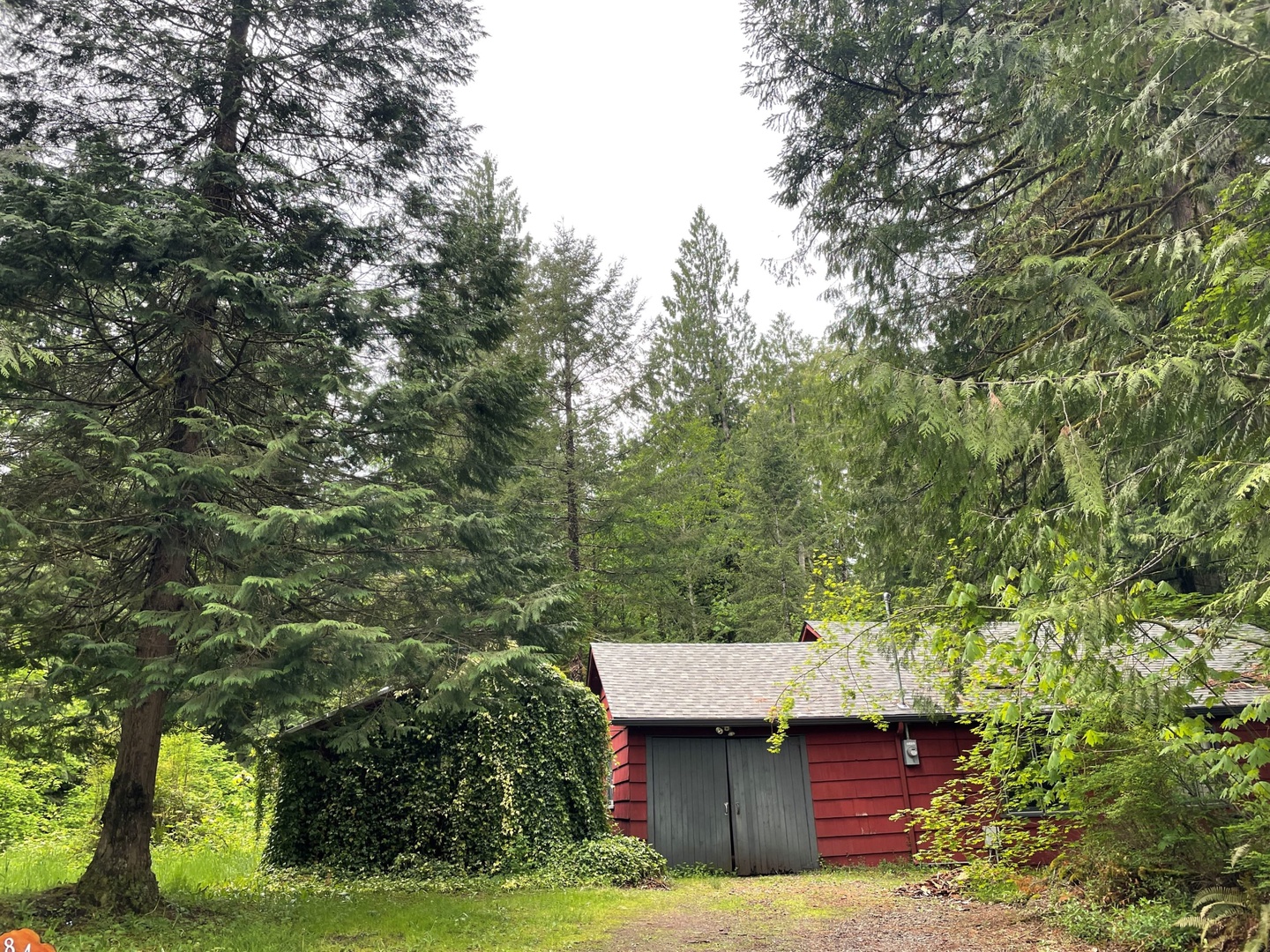 Brightwood Vacation Rentals, Springbrook Cabin - Enter via barn door into garage landing area