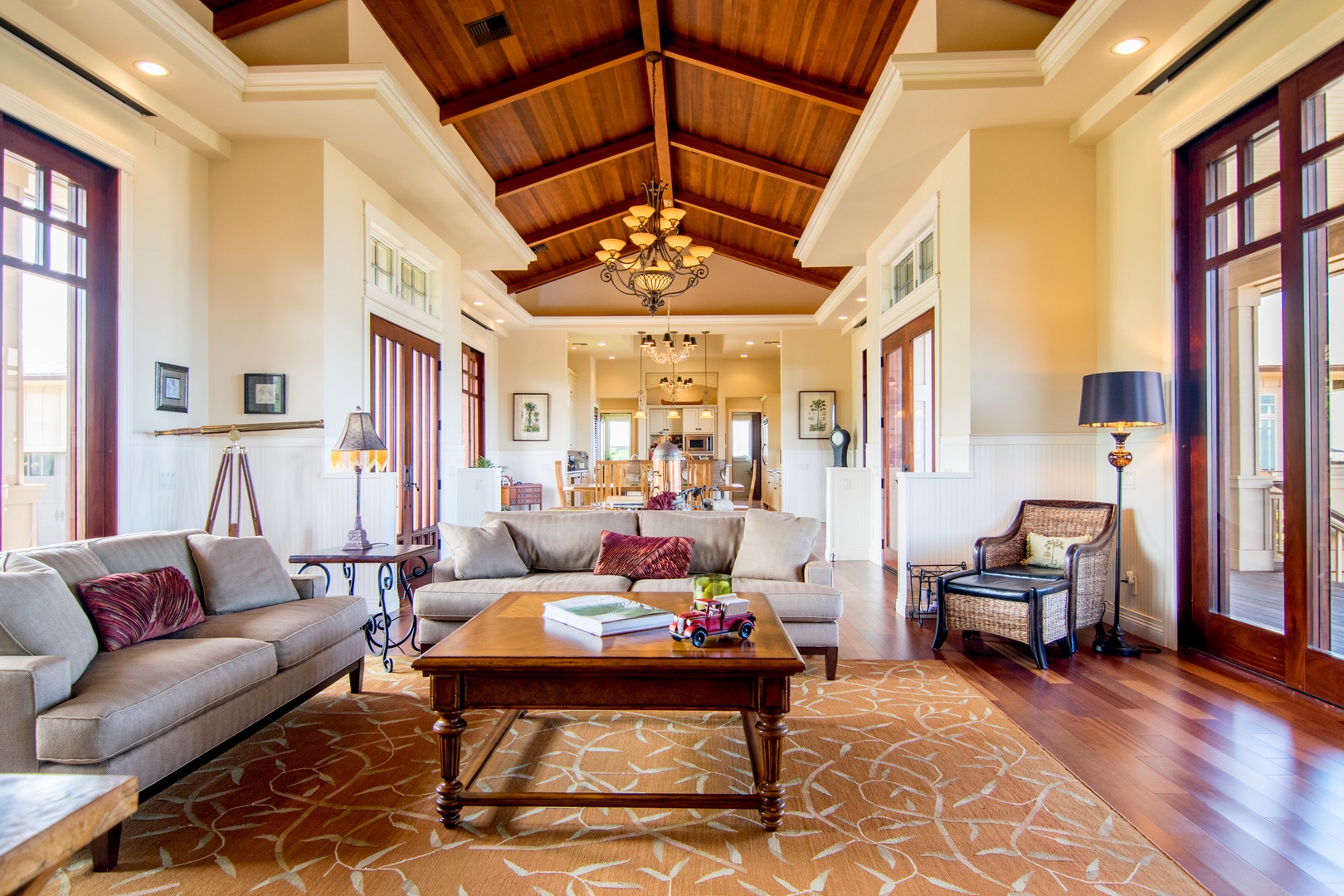 Lahaina Vacation Rentals, Rainbow Hale Estate* - Living Room