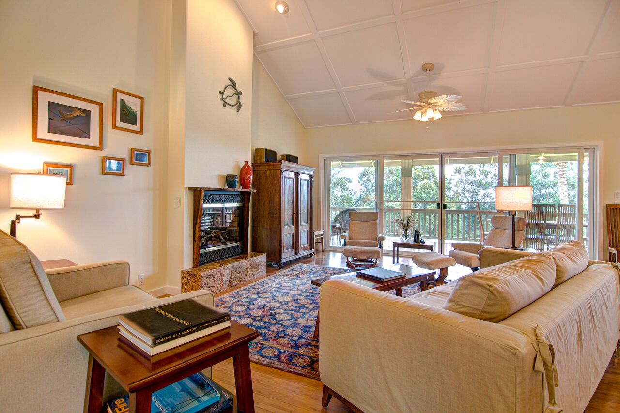 Honokaa Vacation Rentals, Hale Luana (Big Island) - The elegant living room is posh and comfortable